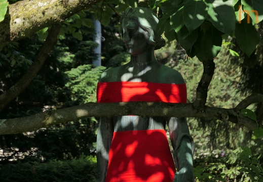 Women in red